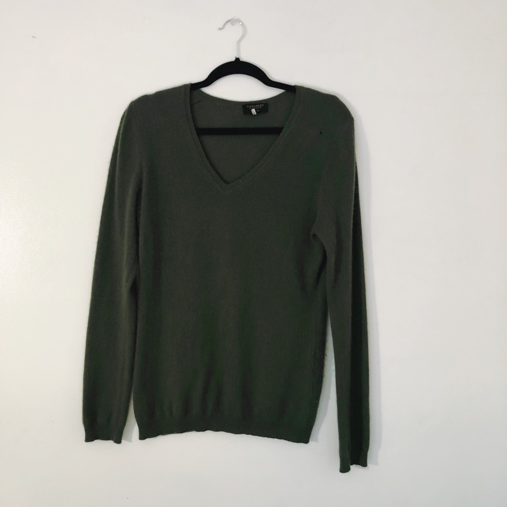 Green cashmere sweater